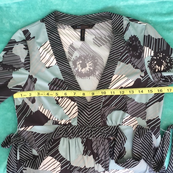 BCBG Maxazria dress - Picture 5 of 8